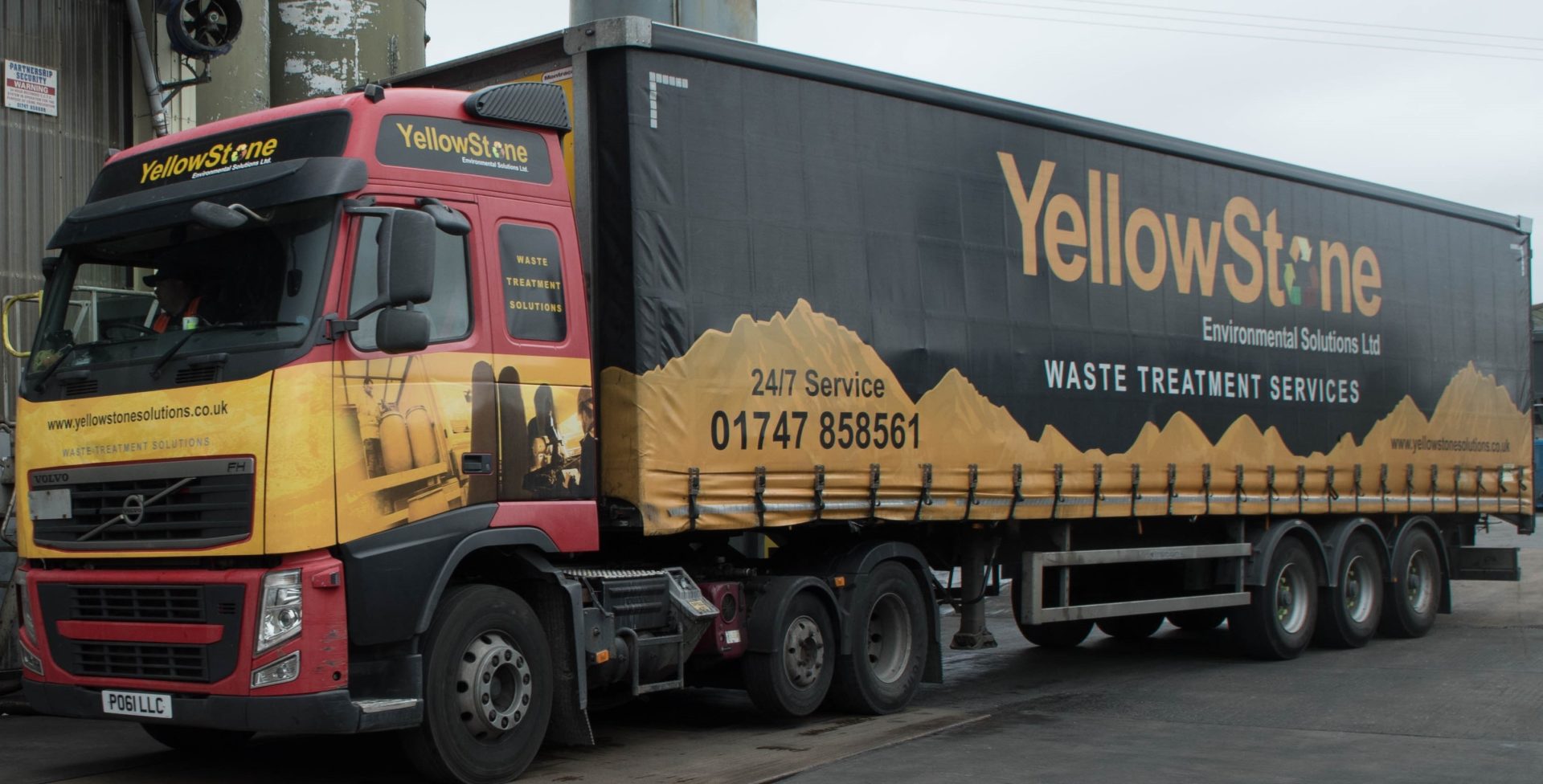 Curtain sided vehicle
